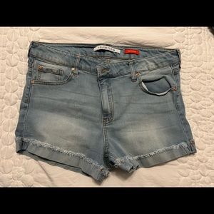 Celebrity Pink “The Honey” jean shorts